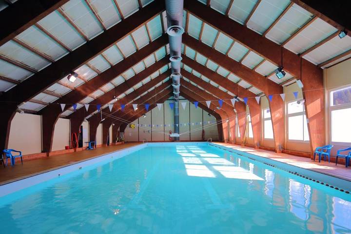 Parc de vacances pour 3 personnes, avec terrasse et piscine ainsi que sauna et vue à Les Moussières - 3