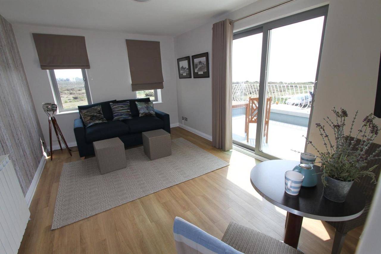 Entire apartment, Apartment with Sea and Lighthouse View in Jersey