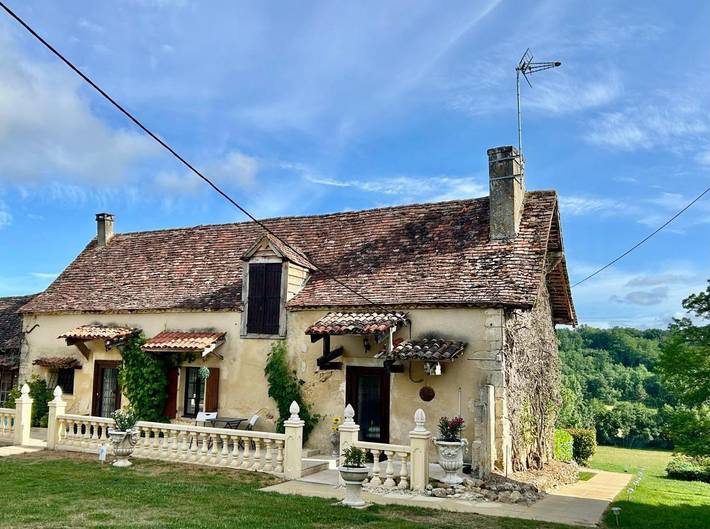 Location de vacances pour 4 personnes, avec vue ainsi que jardin et piscine à Liorac-sur-Louyre - 4