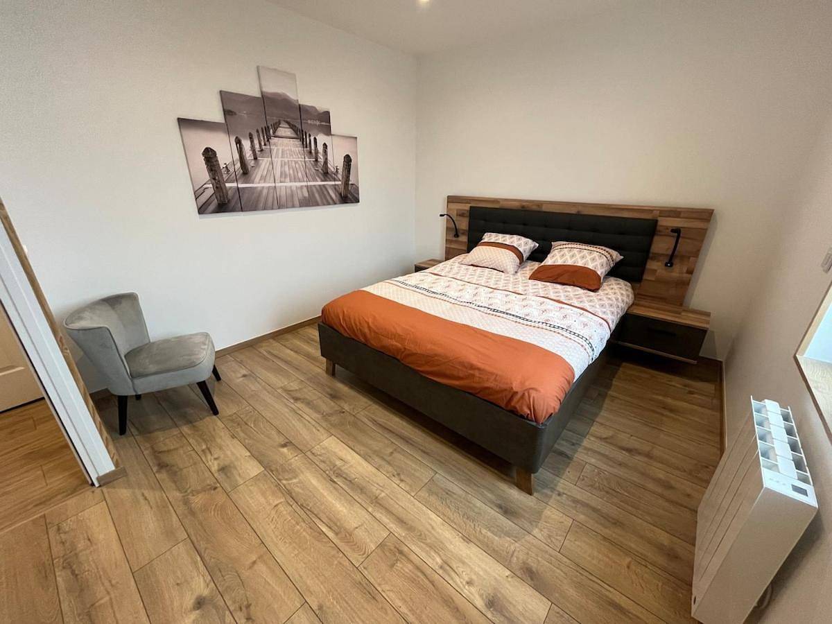 Appartement entier, Two-Bedroom Apartment in Hesdin, Région de Montreuil