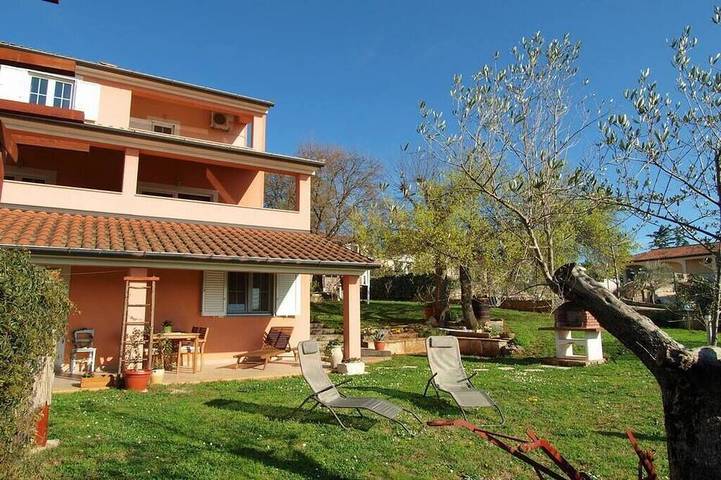 Appartement de vacances pour 2 personnes, avec jardin et terrasse, animaux acceptés