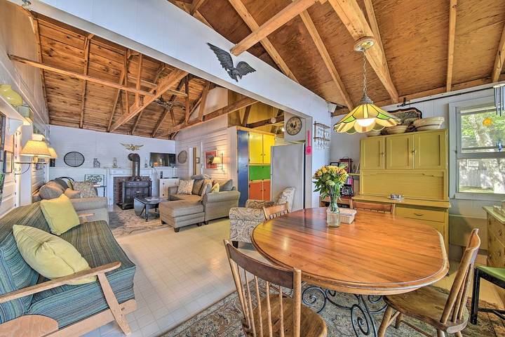 Cabin for 6 people, with terrace and yard in Maine