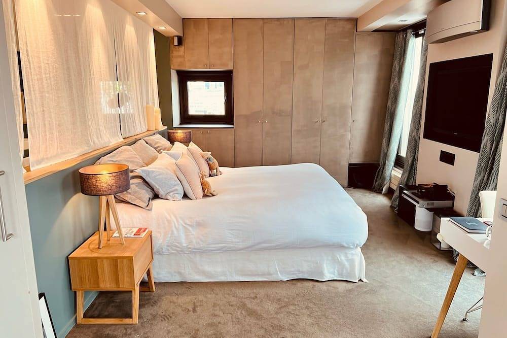 Entire apartment, Eiffel Tour Luxury Penthouse Vue With Ac in Suresnes, Hauts-de-Seine