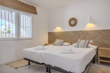 Villa pour 4 Personnes dans Las Marinas, Dénia, Photo 1