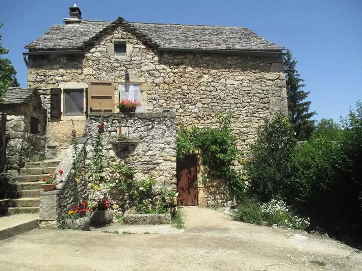 Gîte pour 7 personnes, avec Balcon ainsi que Jardin et Piscine à Saint-Pierre-des-Tripiers - 2