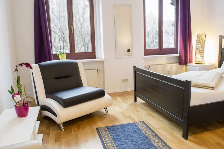 Apartamento entero, Big Family up to 14 people in Leipzig Mitte, Leipzig