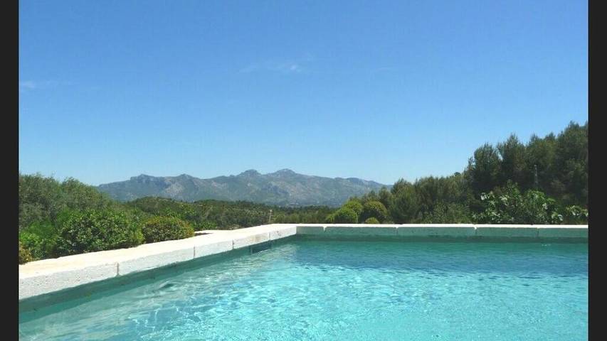 Villa pour 4 personnes, avec terrasse et jardin ainsi que piscine et vue à Aubagne - 2