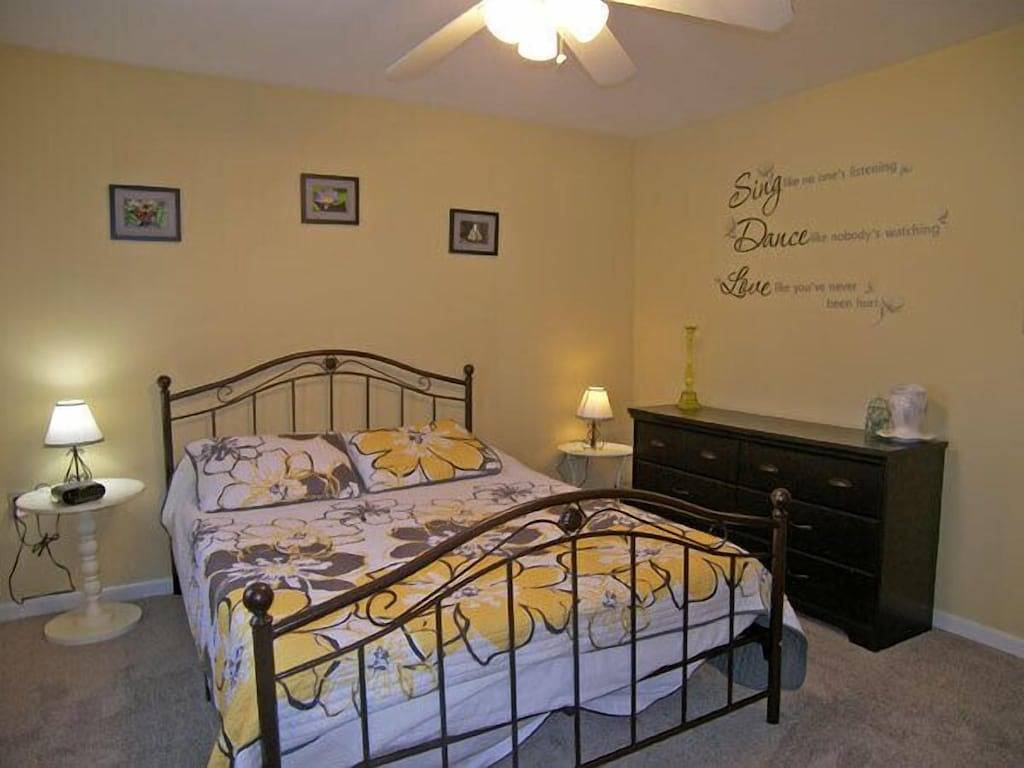 A0004- Verwaltet von Loon Reservation Service - Nh Meals & Rooms Lic # 056365 in Woodstock (NH), Franconia Notch