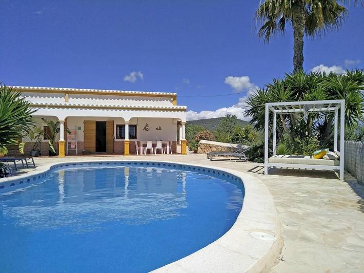 Villa pour 6 personnes, avec vue ainsi que piscine et jardin