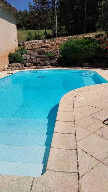 Gîte pour 4 personnes, avec vue et piscine ainsi que bassin pour enfant et jardin à Alet-les-Bains