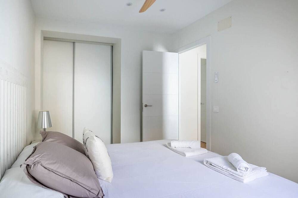 Appartamento intero, Bright Apartment Near Seville’s Historic Center in Nervión, Siviglia