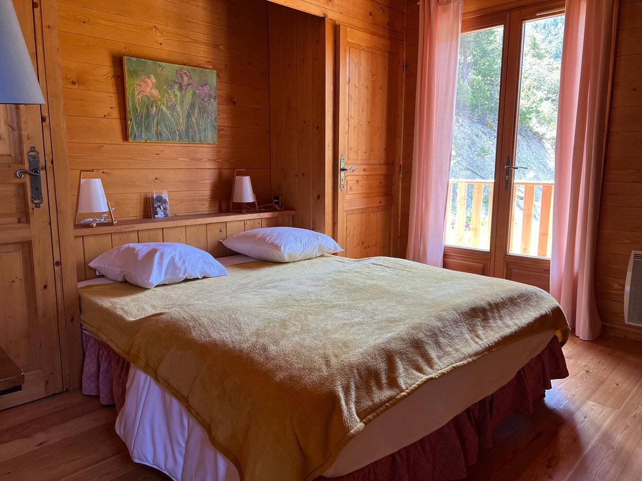 Chalet spacieux dans la Vallée de l'Ubaye pour 18 personnes in Enchastrayes, Région de Barcelonnette