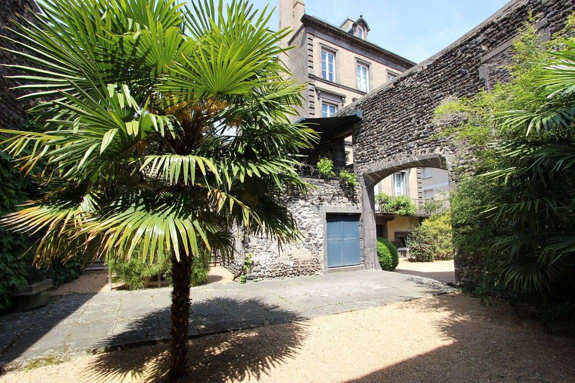 Clos Beaumont - tel 06 18 29 87 22 in Beaumont (Puy-de-Dôme), Parc naturel régional des Volcans d'Auvergne