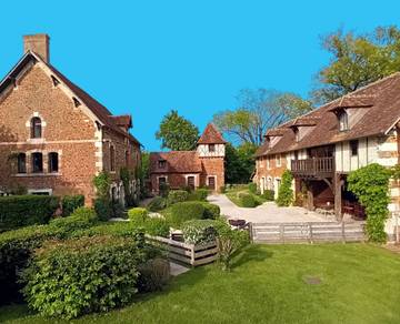 Gîte pour 25 personnes, avec jardin à Sens-Beaujeu