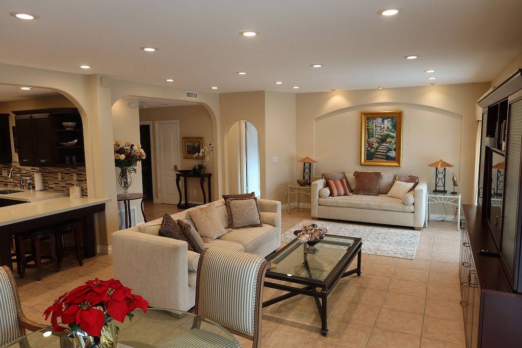 Ganze Wohnung, Lovely La Costa condo -walk to Spa & Golf course, close to beach & Legoland in Carlsbad, San Diego County