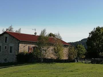 Gîte pour 6 personnes, avec jardin à Roche-en-Régnier