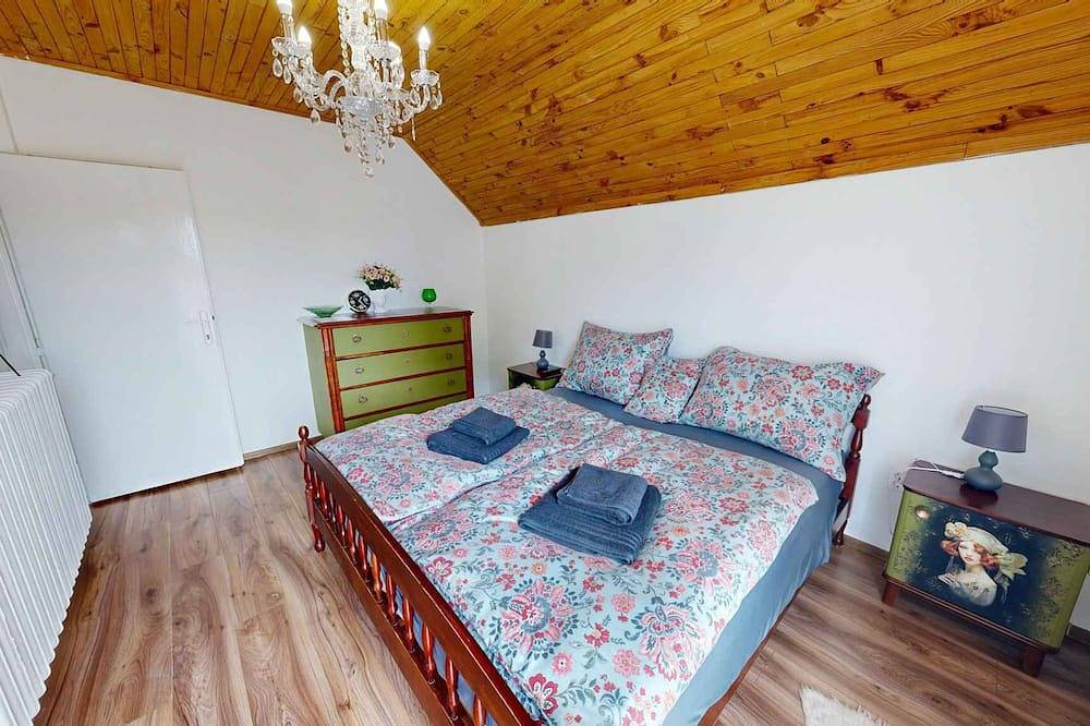 Ganze Wohnung, Ferienwohnung mit Sauna, Pool, Whirlpool und Badefass in Balatonszabadi, Siófok und Umgebung