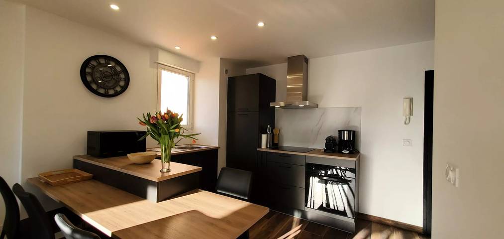 Gîte pour 4 personnes, avec balcon dans Plage Republique Frejus - 4