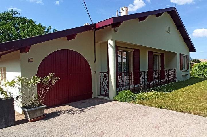 Maison de vacances pour 8 personnes, avec jardin et terrasse à Parentis-en-Born