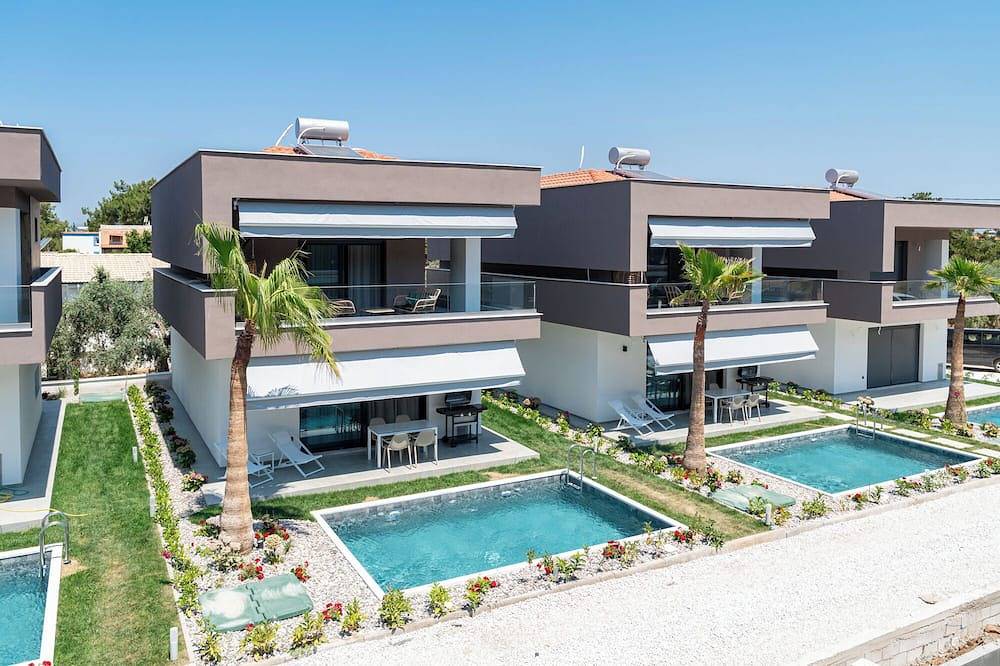 Emerald Three-Bedroom Villa with Private Pool in Skala Rachoniou, Thassos
