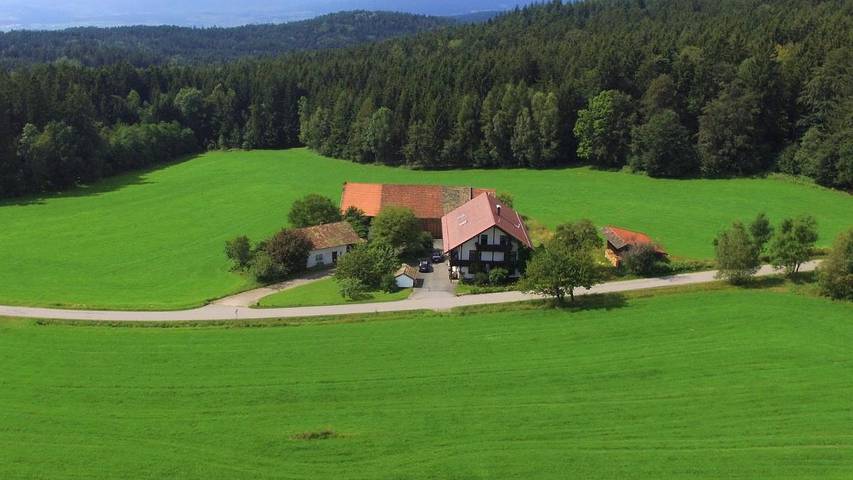 Ferienwohnung für 4 Personen, mit Balkon und Balkon/Terrasse sowie Whirlpool und Garten