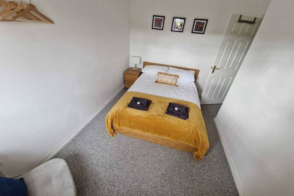 Riverside Home. 3 Bedroom. Free Parking. 10 mins to Newcastle Centre in Gateshead