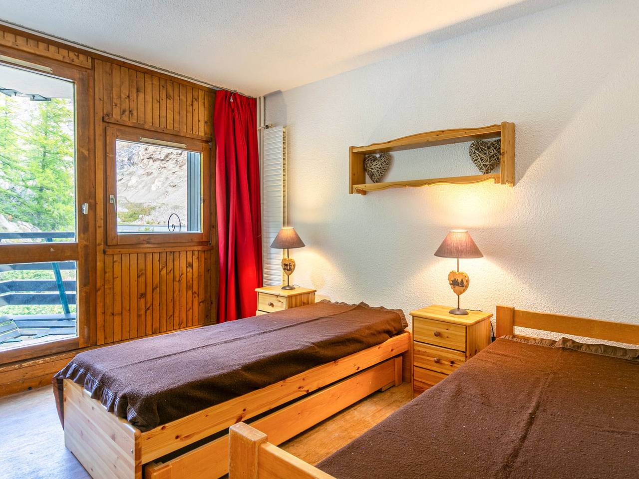 Appartement entier, Appartement lumineux Sud à La Daille avec Wifi et Animaux admis, skis aux pieds in Val-d'Isère, Massif de la Vanoise