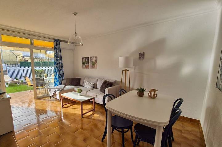 Ferienhaus für 4 Personen, mit Terrasse und Garten sowie Pool, mit Haustier