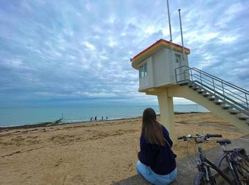 Appartement de vacances pour 3 personnes dans Office De Tourisme De Lion Sur Mer