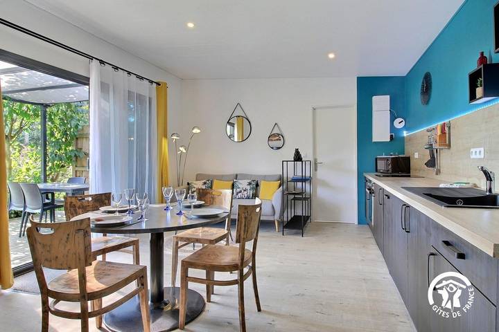 Gîte pour 4 personnes, avec terrasse et jardin, animaux acceptés à Le Tour-du-Parc - 2