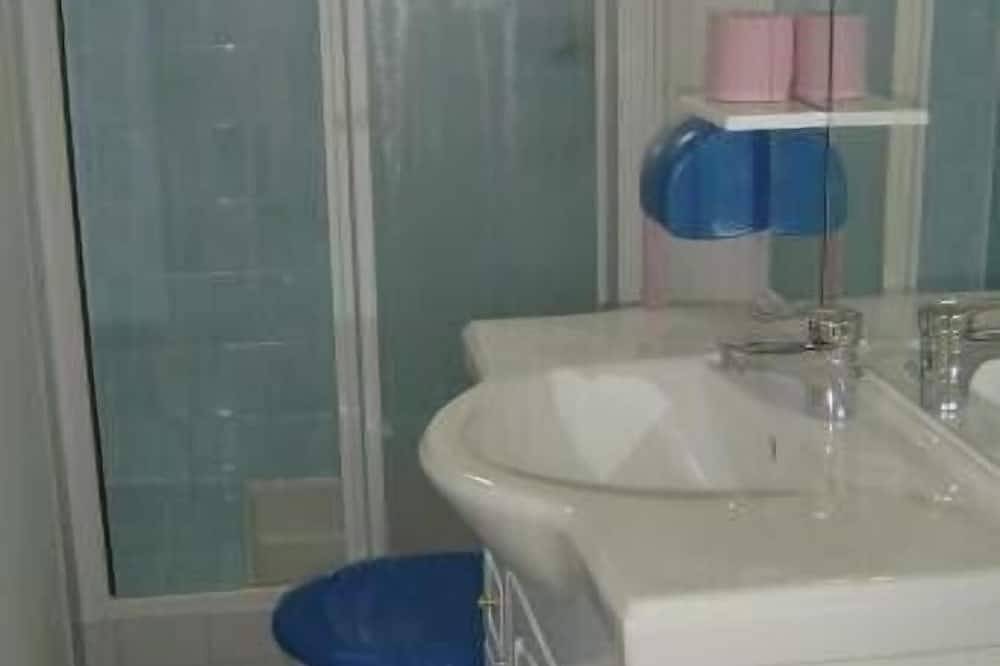Appartement entier, Appart mediterranee independant T3 Rc maison indiv Frontignan. in Frontignan, Côte méditerranéenne (France)