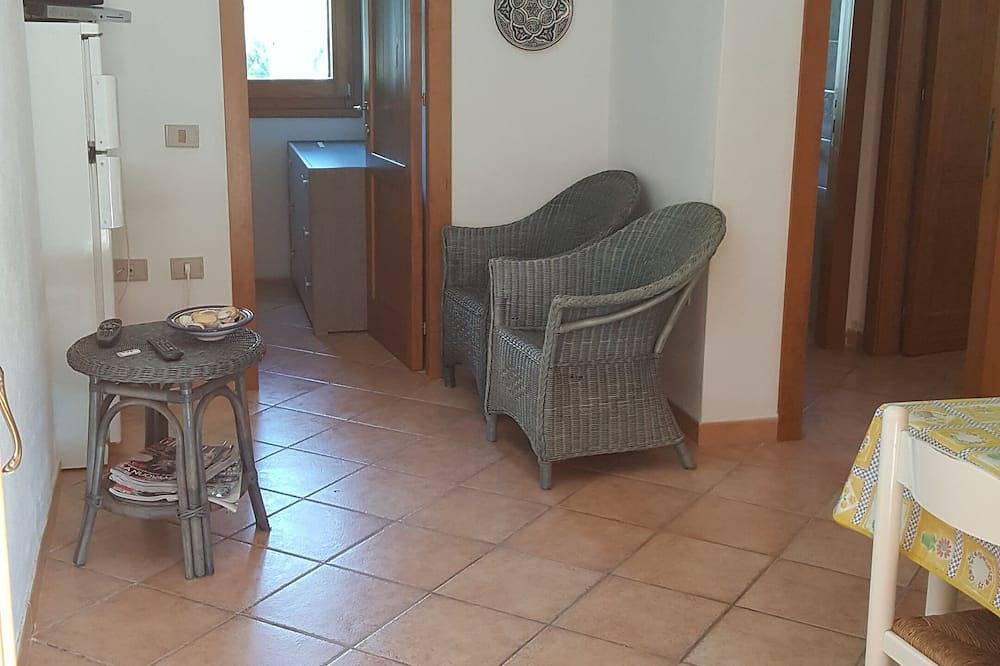 Ganze Wohnung, Unmissable apartment with garden 100mt from the sea, Campulongu - ground floor in Villasimius, Cagliari Provinz