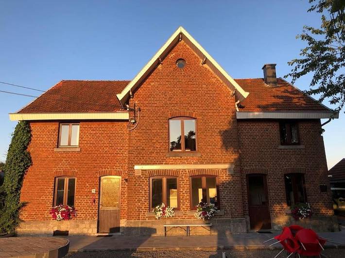 Gîte pour 5 personnes, avec Balcon et Terrasse ainsi que Jardin et Vue dans Louveigné