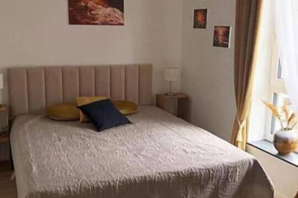 Ganze Wohnung, Geschmackvoller Neubau in Zirndorf in Zirndorf, Franken