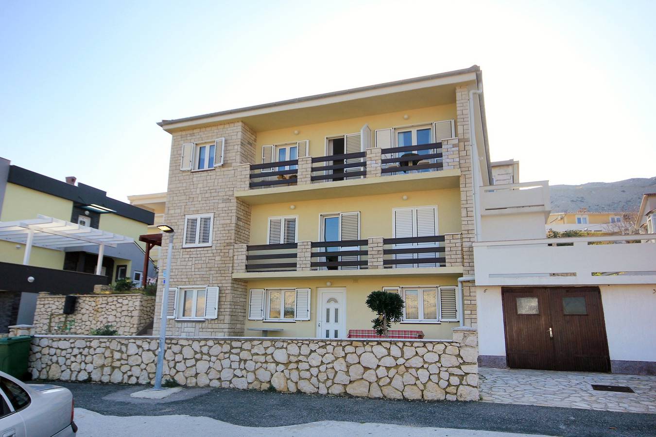Cijeli apartman, Dvosobni apartman s terasom i pogledom na more Pag -b in Gradska plaža (Pag), Grad Pag