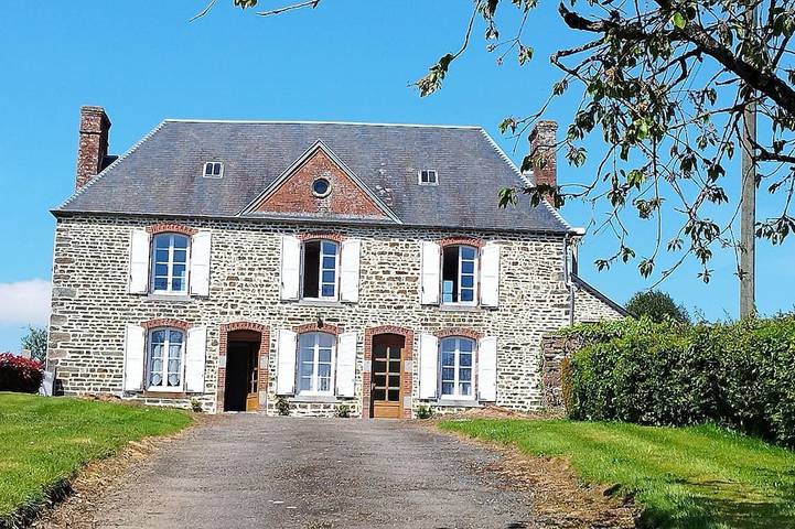 Gîte pour 6 personnes, avec jardin à Lénault