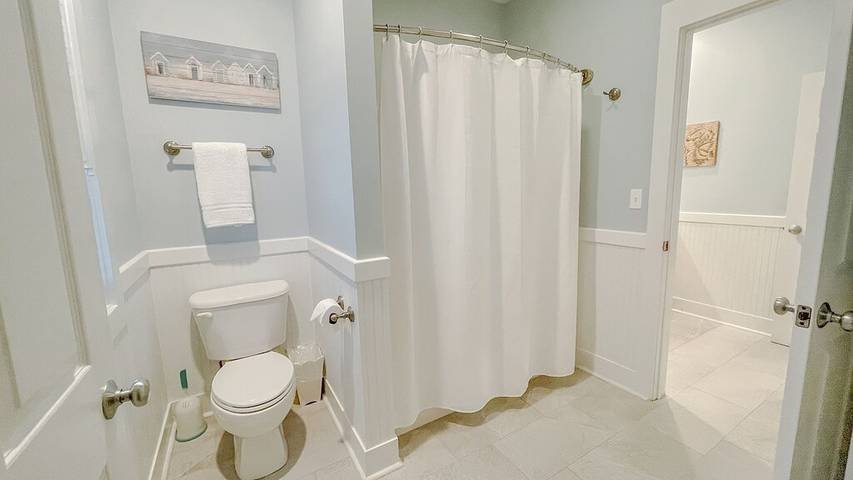 Vacation rental for 20 people, with pool and hot tub as well as balcony in Cape San Blas