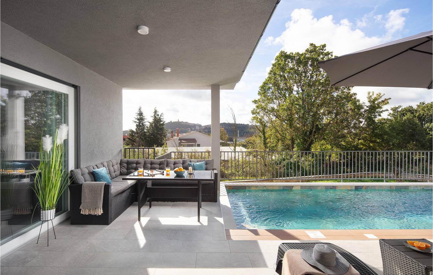 Moderne 2-Zimmer-Wohnung mit Pool, WLAN und Parkplatz in der Nähe des Stadtzentrums in Labin Stadt, Labin