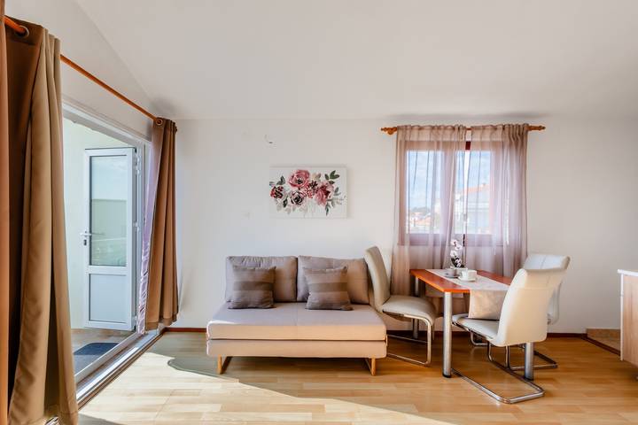 Ferienwohnung für 3 Personen, mit Balkon/Terrasse in Vrsi