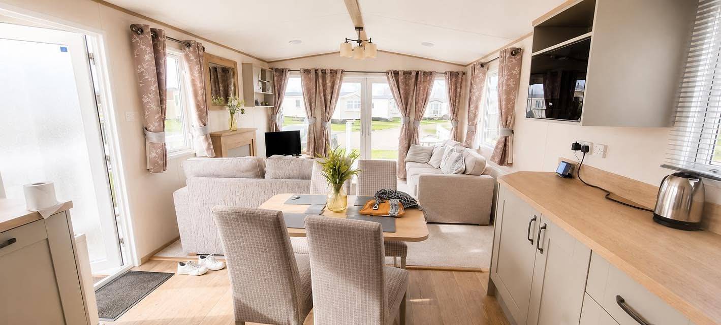 Tattershall Lakes - Hot Tub - Sleeps 6 - Pets in Tattershall, Lincolnshire