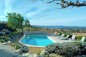 Chambre d’hôte pour 2 personnes, avec jardin à Flassan