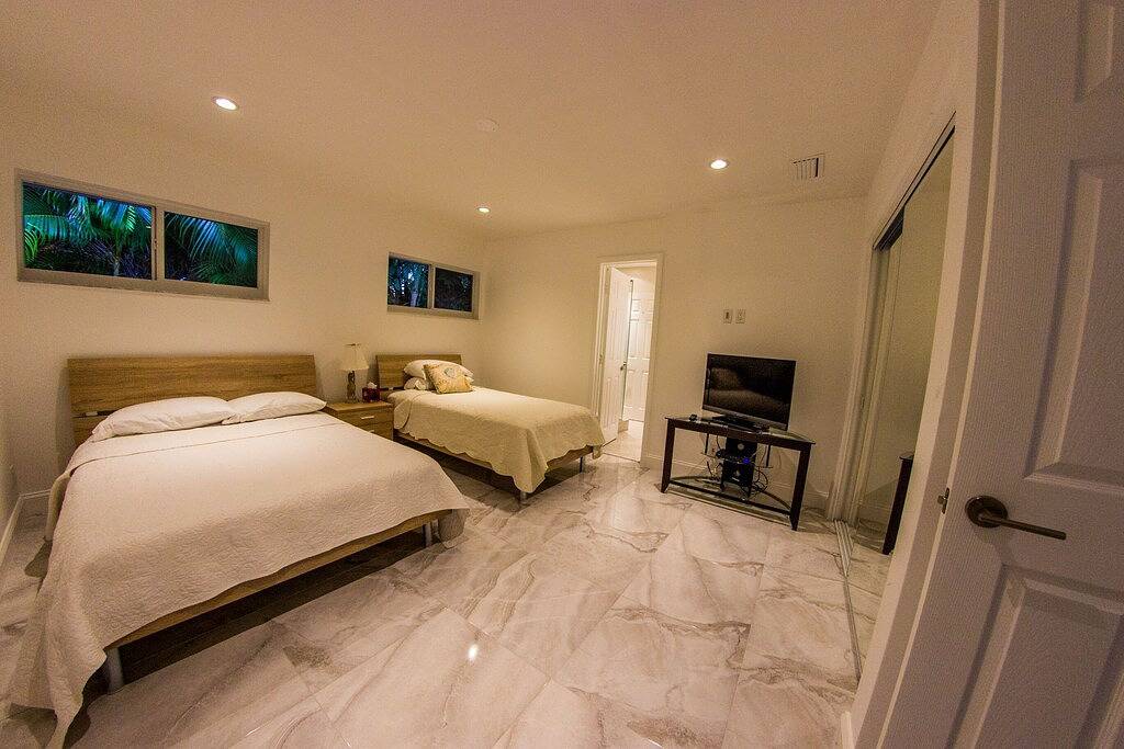 Waterfront, Paradise Luxury Intracoastal Home mit eigenem Pool, East Lantana. in Lantana, Palm Beach County