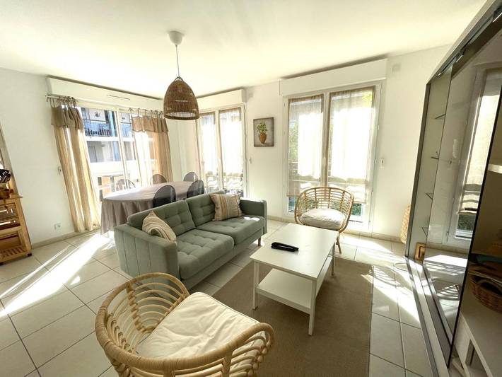 Gîte pour 6 personnes, avec terrasse dans Office De Tourisme Cavalaire - 4