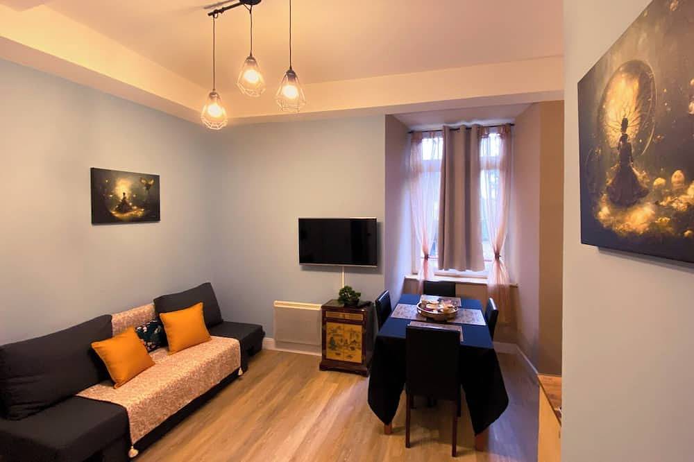 Entire apartment, Cosy T2 apartment in the center of France's favorite village in Rochefort-en-Terre, Vannes region