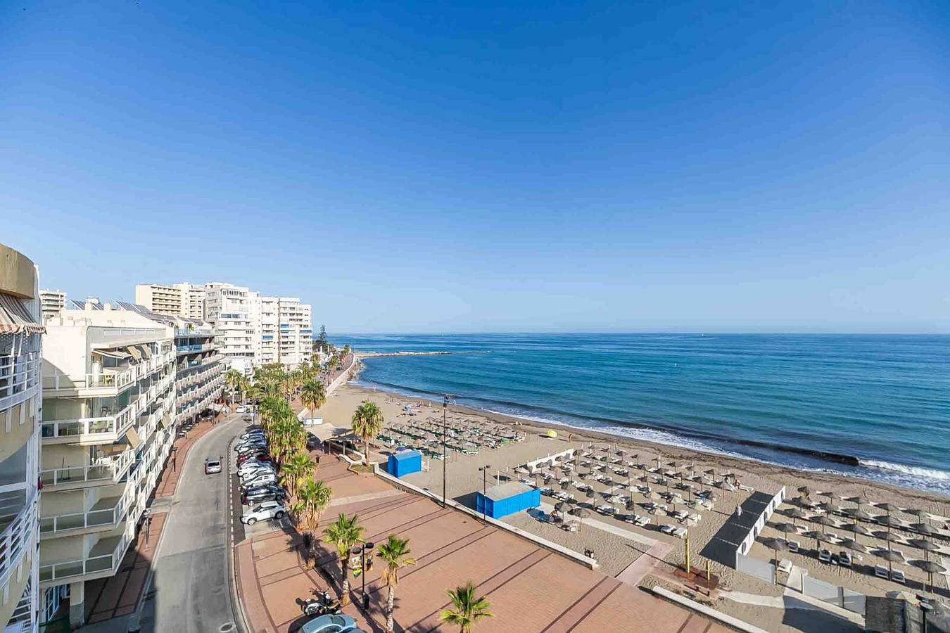 Apartamento entero, Apartamento Mediterráneo con Vistas al Mar: Primera Línea, Gran Terraza, A/A, Wi-Fi y Piscina in Torreblanca (Fuengirola), Fuengirola