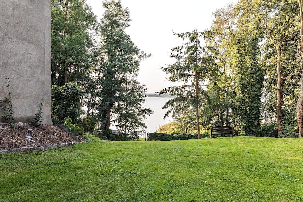 Ganze Wohnung, Ferienwohnung direkt am See mit eigenem Zugang. in Potzlow, Oberuckersee
