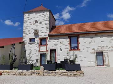 Gîte pour 3 personnes, avec piscine ainsi que jardin et terrasse dans Côte-d'Or