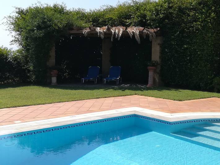 Location de vacances pour 10 personnes, avec piscine ainsi que jardin et terrasse dans Stoupa - 4