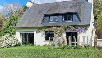 Gîte pour 6 personnes, avec terrasse à Ploumagoar