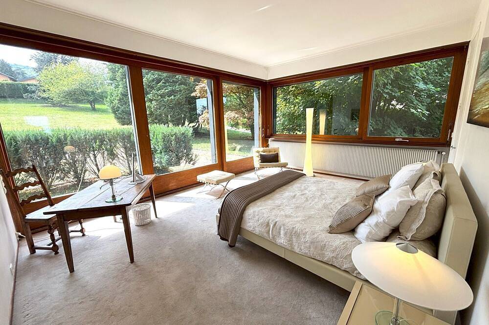 Evian, Stunning Views of Lake Geneva, 300 m from 5-star Royal Hotel in Neuvecelle, Thonon-les-Bains region